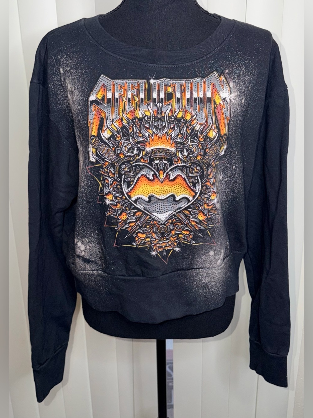 Affliction Women’s Chromium Heart Cropped Split Back Crewneck Sweatshirt/ Sz: L